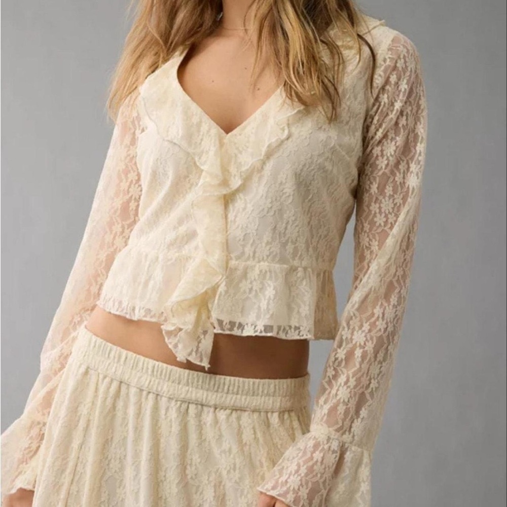 American Eagle Outfitters buttery yellow/Cream Lace Blouse